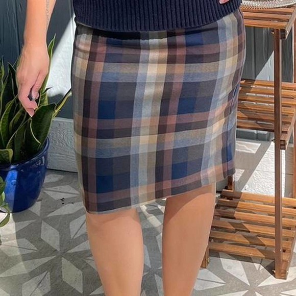 Plaid Skirt Size 6 Roz & Ali Brown and Navy - Picture 1 of 3
